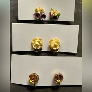 Lot of 3 vintage floral screw back earrings